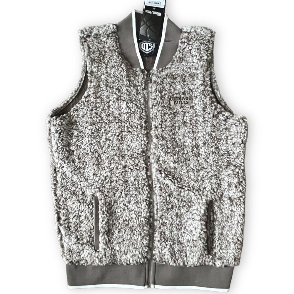 NWT NBA Chicago Bulls Women’s Sherpa vest